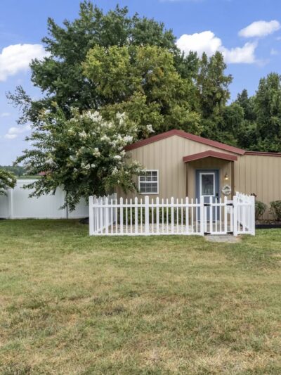 Majestic WOOF Lodge & K9 Adventure Park - Macclesfield, NC