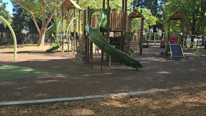 Willow Oaks Park - Menlo Park, CA
