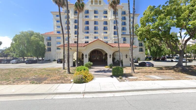 HILLVIEW Court Apartments Dog Park - Milpitas, CA