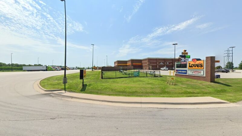 Dog Park at Love's Travel Stops - Monmouth, IL