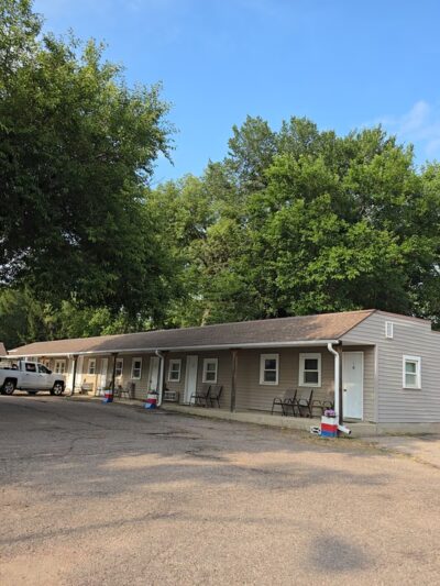 Deluxe Motel - Neligh, NE