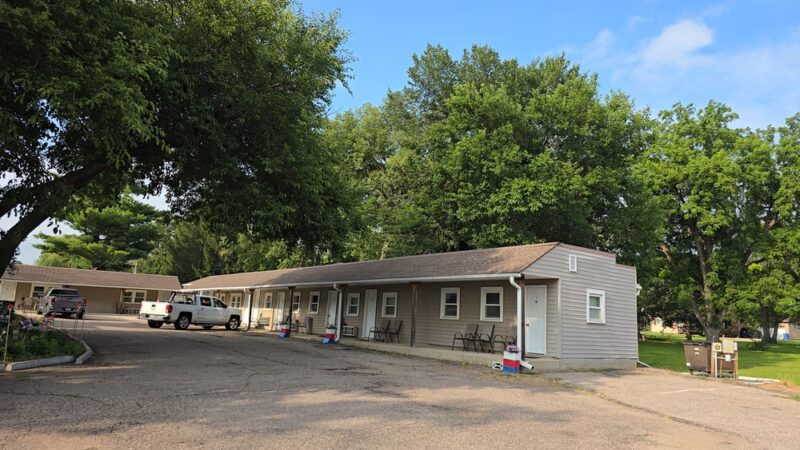 Deluxe Motel - Neligh, NE