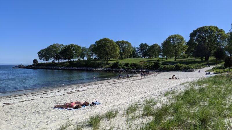 Hole In The Wall Beach - Niantic, CT