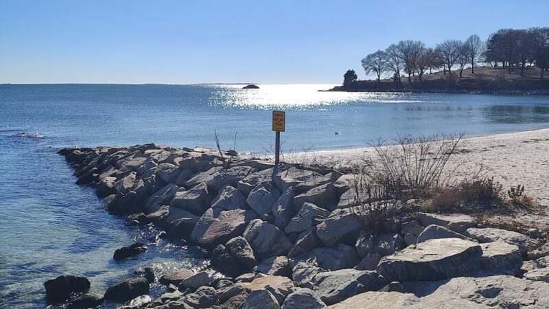 Hole In The Wall Beach - Niantic, CT