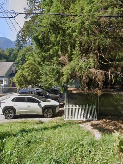 Out On A Leash Pet Care Llc - North Bend, WA