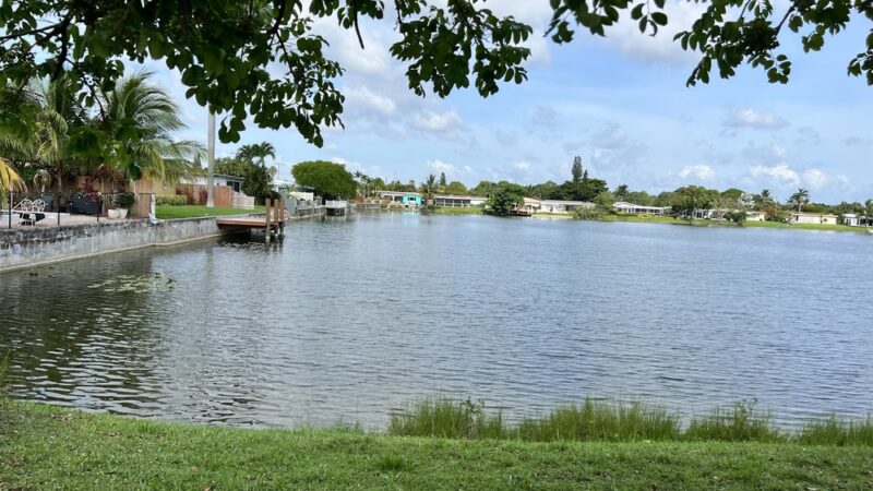 Royal Palm Park (North entrance) - Oakland Park, FL