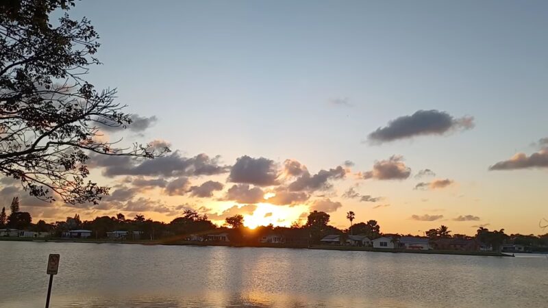 Royal Palm Park (North entrance) - Oakland Park, FL