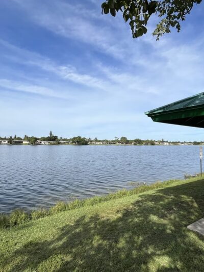 Royal Palm Park (North entrance) - Oakland Park, FL