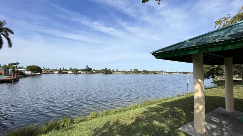 Royal Palm Park (North entrance) - Oakland Park, FL