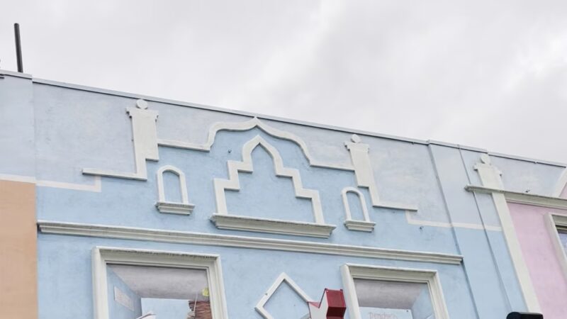 Plaza Del Valle - Panorama City, CA