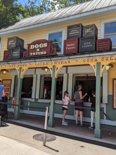 Dogs N Taters - Pigeon Forge, TN