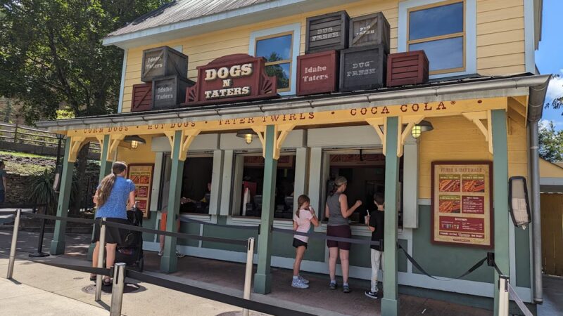 Dogs N Taters - Pigeon Forge, TN