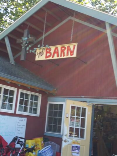 Barn Thrift Shop, The - Pleasant Valley, NY