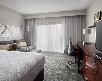 Courtyard Lincroft Red Bank - Red Bank, NJ