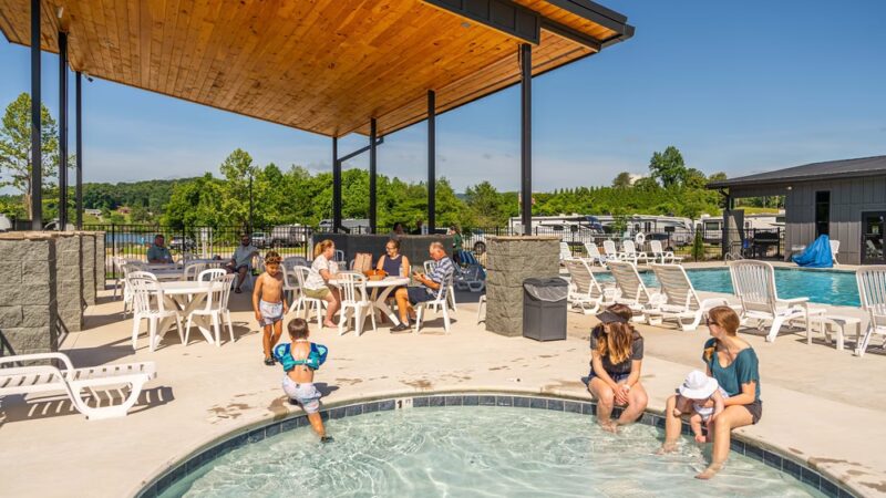 Rockwood Marina & RV Resort - Rockwood, TN