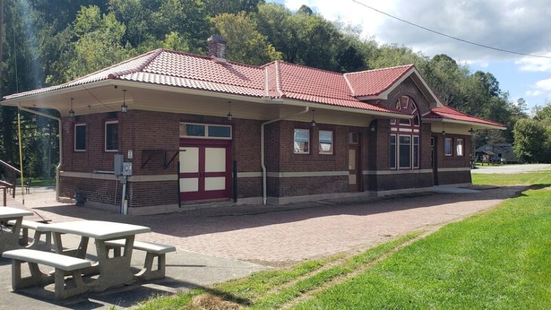 North Bend Trail parking - Salem, WV