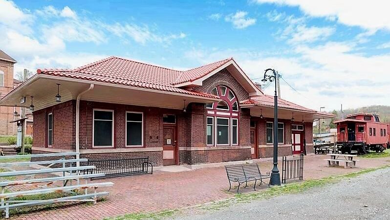 North Bend Trail parking - Salem, WV