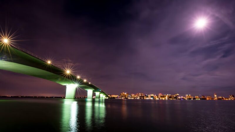 Bird Key Park Car Park - Sarasota, FL