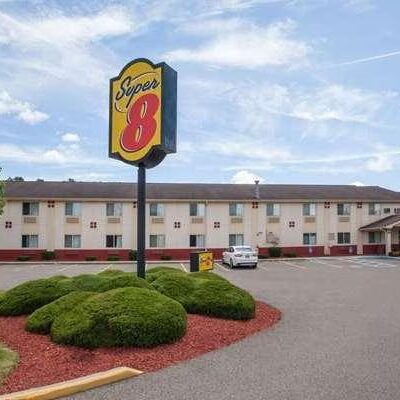 Super 8 by Wyndham Sidney NY - Sidney, NY