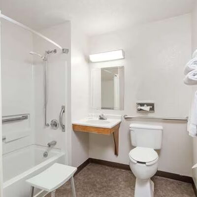 Super 8 by Wyndham Sidney NY - Sidney, NY