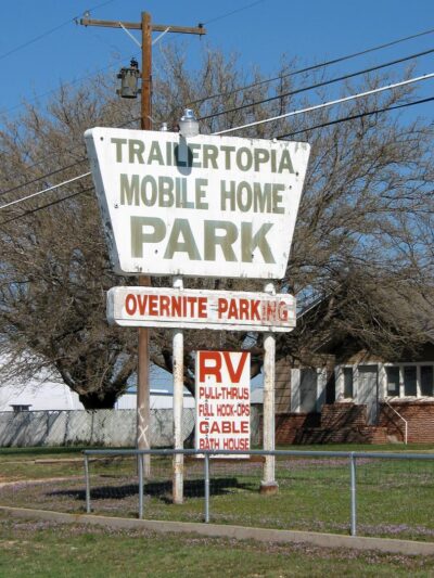 Trailertopia RV Park - Snyder, TX