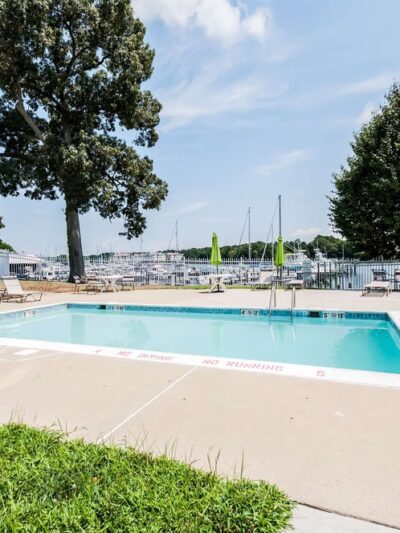 Quality Inn Solomons - Beacon Marina - Solomons, MD