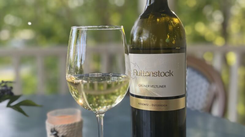 The Bowsprit Bar @ The Harbour Cottage Inn - Southwest Harbor, ME