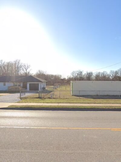 Lucky's Indoor Bark Park - Springdale, AR