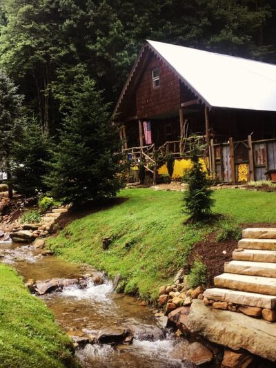 Buttermilk Acres - Trade, TN