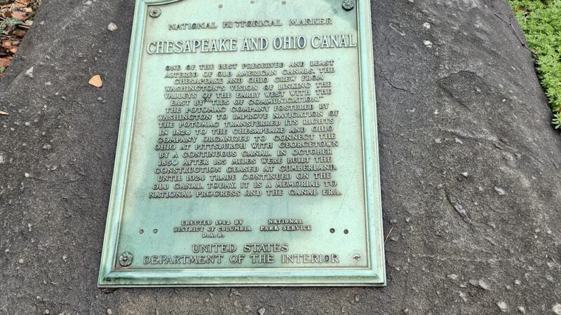 Trailhead C&O Canal Towpath - Washington,