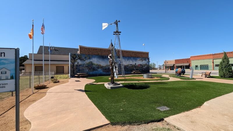 "Pioneer" Memorial Park - Waukomis, OK