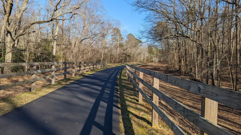 Indian Head Trailhead Parking - White Plains, MD