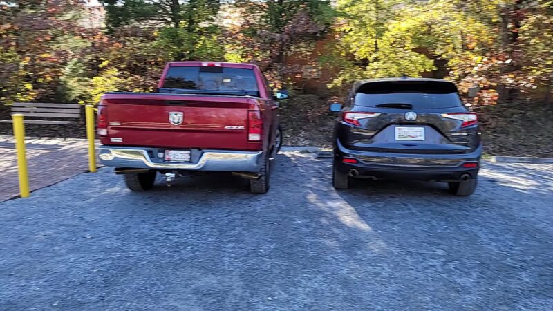 Indian Head Trailhead Parking - White Plains, MD