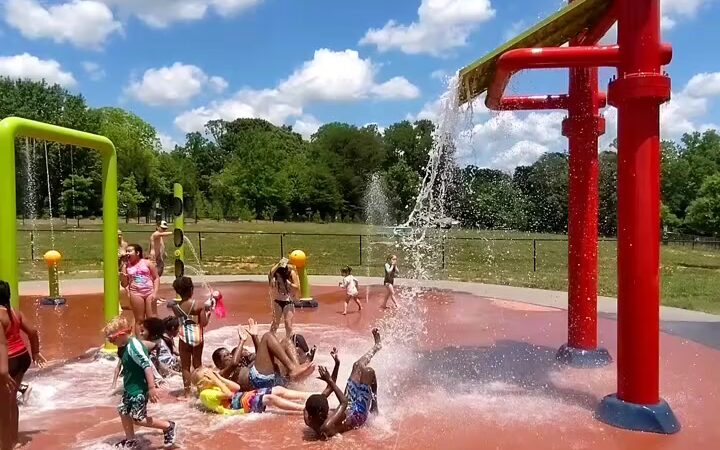 Splash pad park / Nelson L. Malloy, Jr Park - Winston-Salem, NC