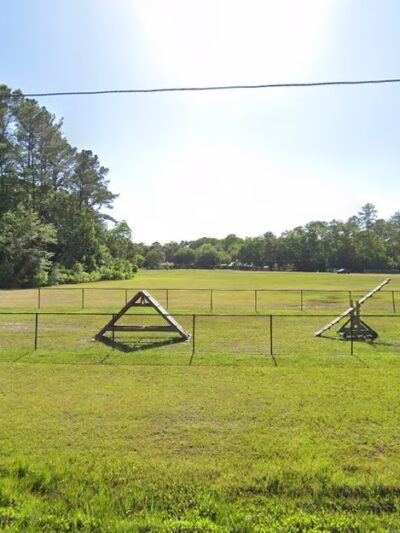 Kevin Barber Memorial Dog Park - Woodbine, GA
