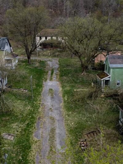 Yellow Dog Village - Worthington, PA