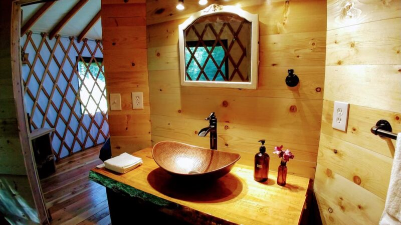 HappyTails Cabins & Yurts - Ashford, WA