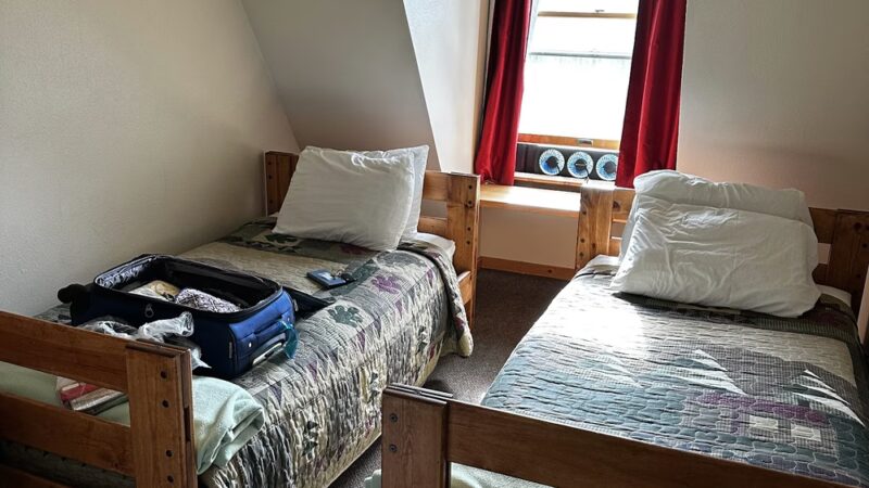 Duck Lake Lodge - Babb, MT