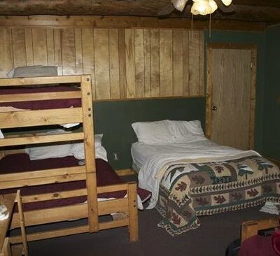 Duck Lake Lodge - Babb, MT