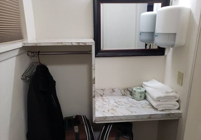 Backyard Lodge Motel - Beloit, KS