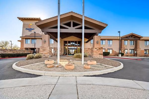 Comfort Inn Benson near Kartchner Caverns - Benson, AZ