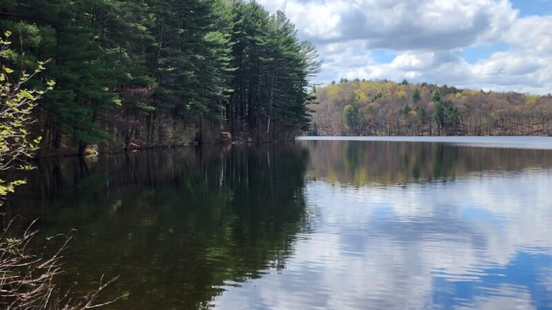 Gates Pond Reservoir Loop Trail - Berlin, MA