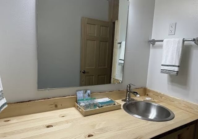 Kootenai Valley Motel - Bonners Ferry, ID