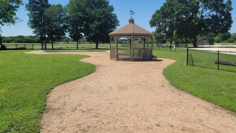 Animal Friends of Washington County veterinary clinic AND dog park - Brenham, TX