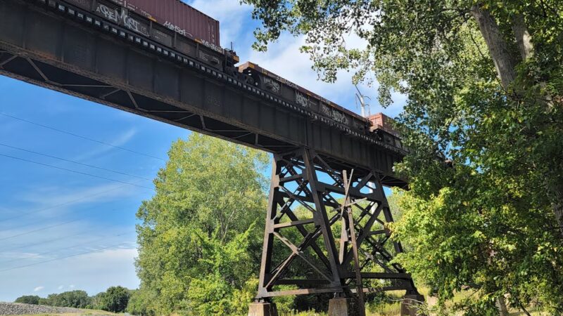 Missouri Greenway: Earth City Levee Trailhead - Bridgeton, MO