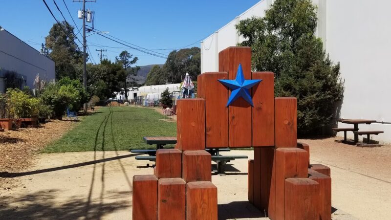 Brisbane Dog Park - Brisbane, CA