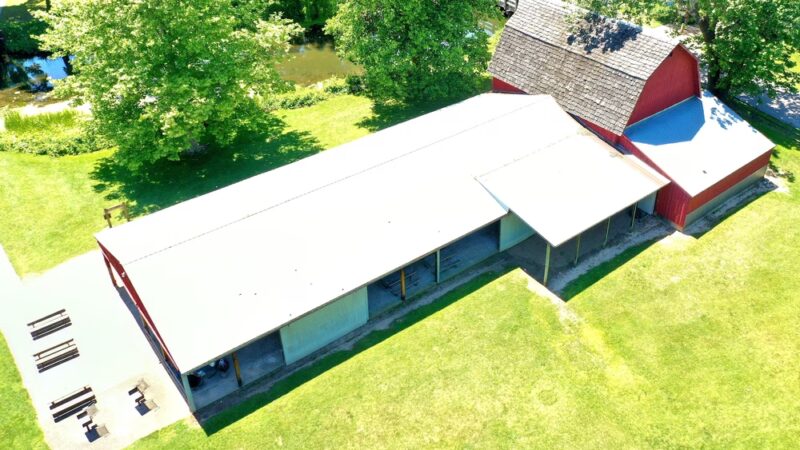Feedlot Shelter - Bristol, IN