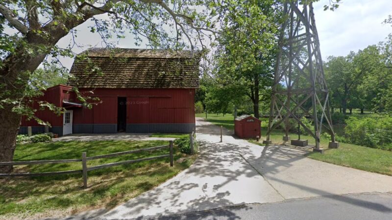 Feedlot Shelter - Bristol, IN