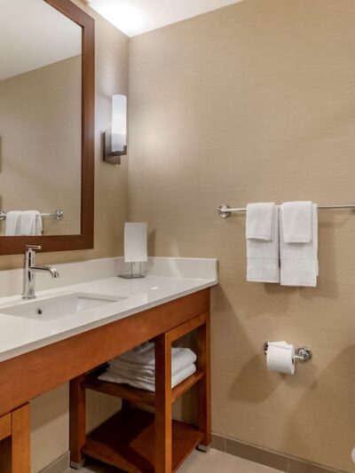 Comfort Suites Camp Hill-Harrisburg West - Camp Hill, PA