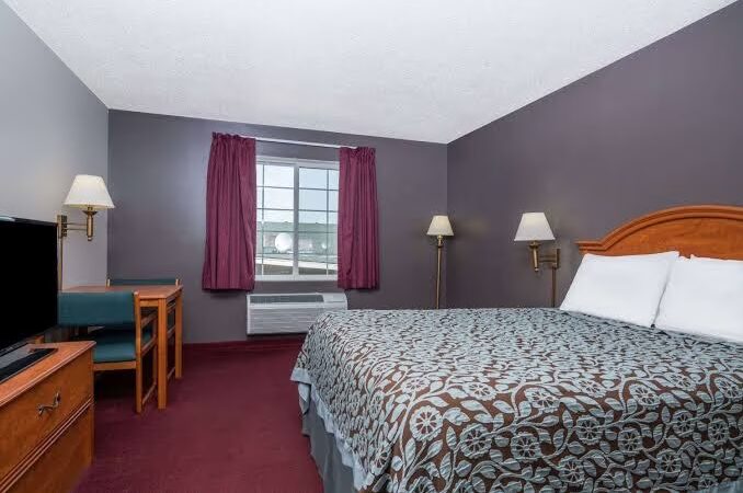 Days Inn Hotel & Governors' Waterpark, RV Park & Fitness Center - Casselton, ND